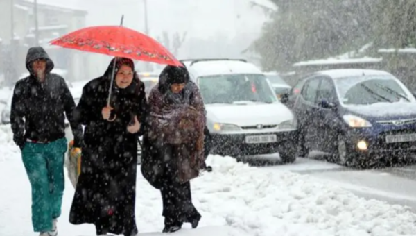 Vague de froid, neige et fortes pluies: la météo en Algérie annonce des conditions difficiles dans plusieurs Wilayas