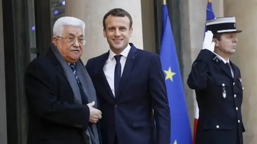 président français Emmanuel Macron et président de l'Autorité palestinienne Mahmoud Abbas