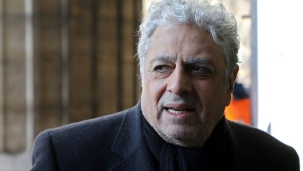 Affaire Enrico Macias : LFI Saisit la Justice Suite à ses Propos Controversés sur l’Extrême Gauche
