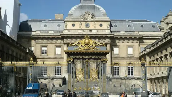 Arrestations et Perquisitions en France Liées à un Réseau de Lobbyistes Marocains