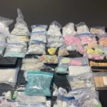 Chuck Schumer Accuse la Chine d'Être Responsable de la Crise du Fentanyl aux États-Unis