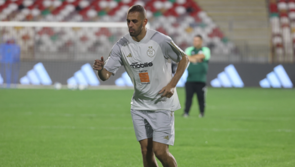 Islam Slimani Rejoint le Stage des « Verts » pour un Entraînement Intensif