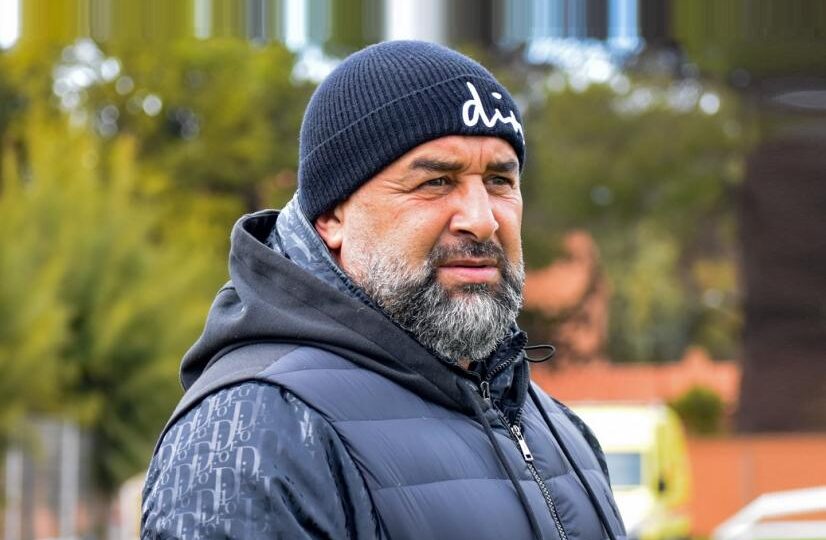 JS Kabylie : Les Dirigeants Poursuivent leur Quête d’un Nouvel Entraîneur