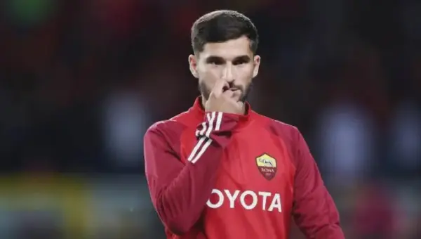 José Mourinho et Houssem Aouar : Le Dilemme Qui Fait Vibrer l&rsquo;AS Roma