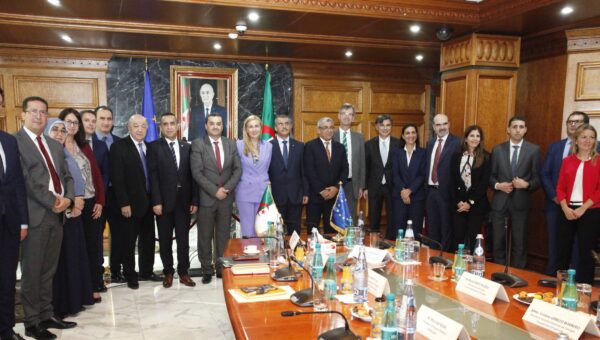 L’Algérie et l’Union européenne lancent un Programme de Coopération de 15 Millions d’Euros pour les Énergies Renouvelables