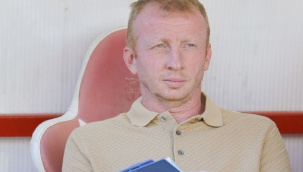 Le CRB met fin au contrat de l&rsquo;entraîneur Sven Vandenbroeck