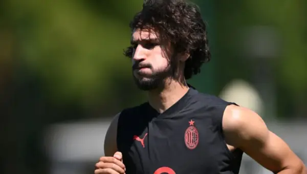 Les Yeux Tournés vers Yassine Adli : Nouvel Espoir pour l&rsquo;Équipe Nationale Algérienne