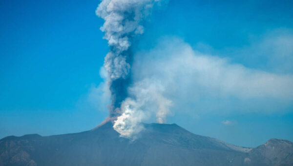 Éruption de l’Etna : Aucun Impact sur les Vols entre l’Algérie et l’Europe