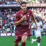 Kevin Guitoun, le Latéral Droit Algérien du FC Metz, Brille avec un But et une Passe Décisive Contre Nantes