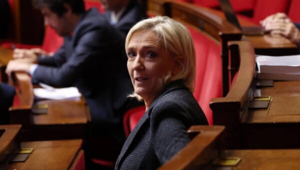 La France Face à une Marche Controversée contre l’Antisémitisme : Entre Unité et Dissensions