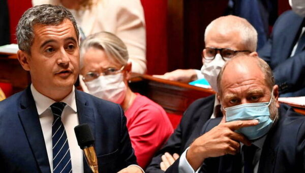 Projet de Loi sur l’Immigration : Les Divisions au Sein de la Droite Française Menacent Darmanin