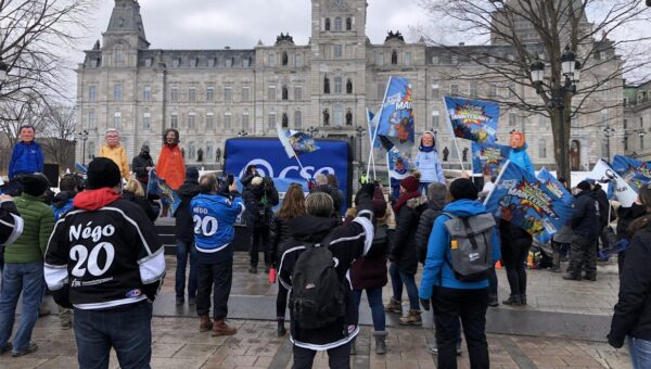 Québec en Ébullition : Des Milliers de Fonctionnaires Descendent dans les Rues pour Réclamer Justice Salariale