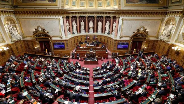 Réforme Drastique de l&rsquo;Immigration en France : Le Sénat Passe le Témoin à l&rsquo;Assemblée