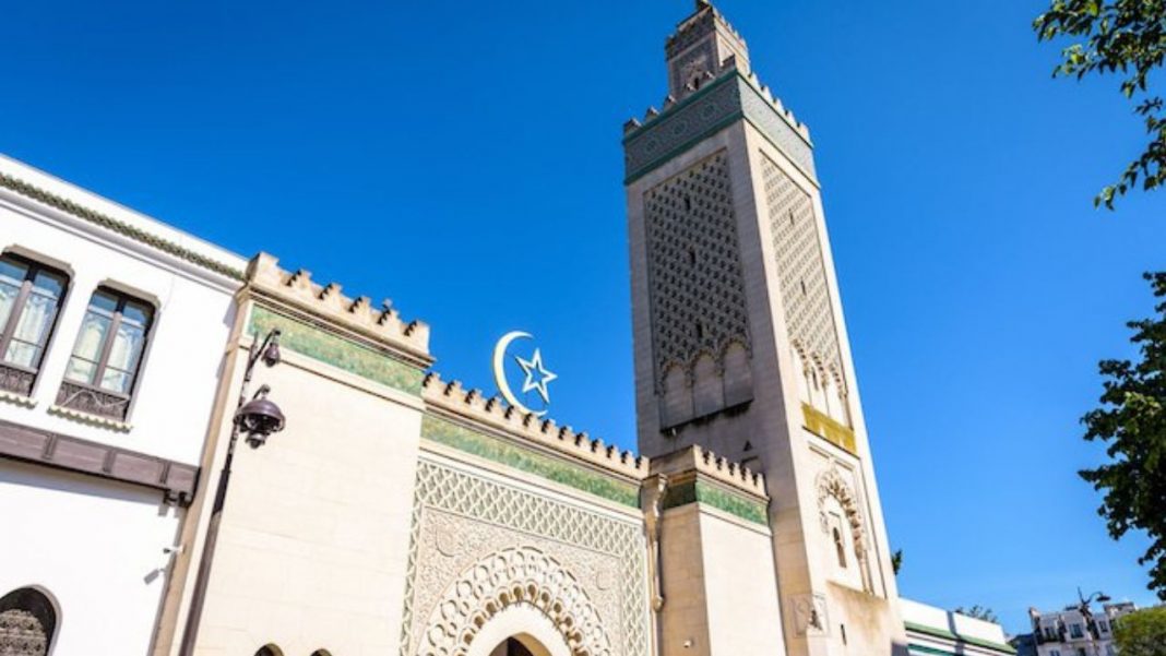 Tags Antimusulmans à Cherbourg : L'Inquiétude Grandissante de la Grande Mosquée de Paris