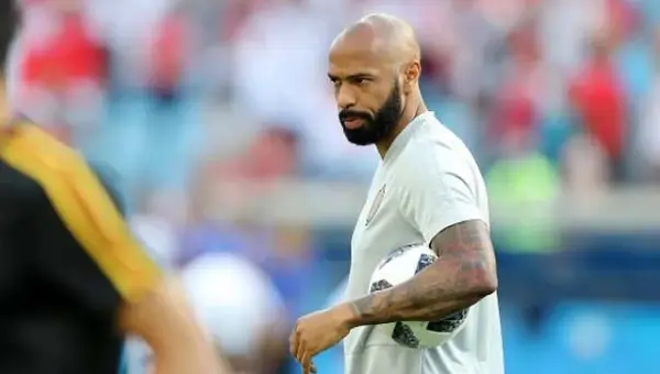 Thierry Henry : Stratégie Critiquée de Captation de Talents Algériens