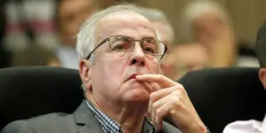 Karim Younès : un limogeage qui soulève des questions sur la lutte contre la corruption en Algérie