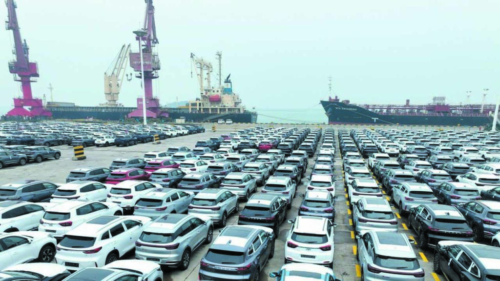 Crise Automobile en Algérie : L’Incompétence Bureaucratique Paralyse 40 000 Véhicules