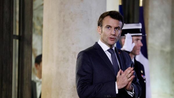 Crise France–Algérie : Emmanuel Macron cédera-t-il aux pressions ou amorcera-t-il un apaisement durable ?