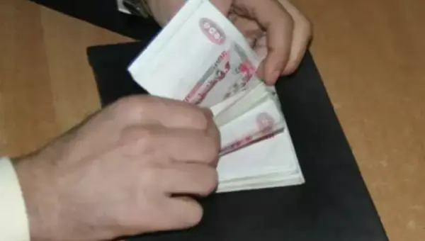 L’Algérie peut-elle briser sa dépendance aux paiements en espèces ?