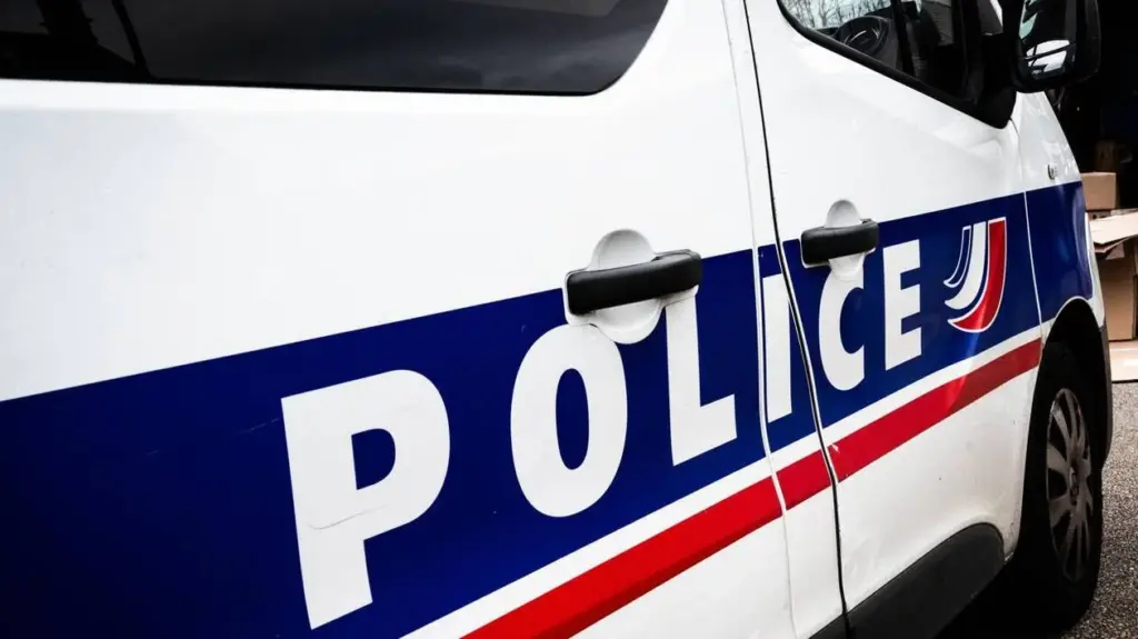 Les influenceurs algériens arrêtés en France : manipulation ou simple coïncidence ?