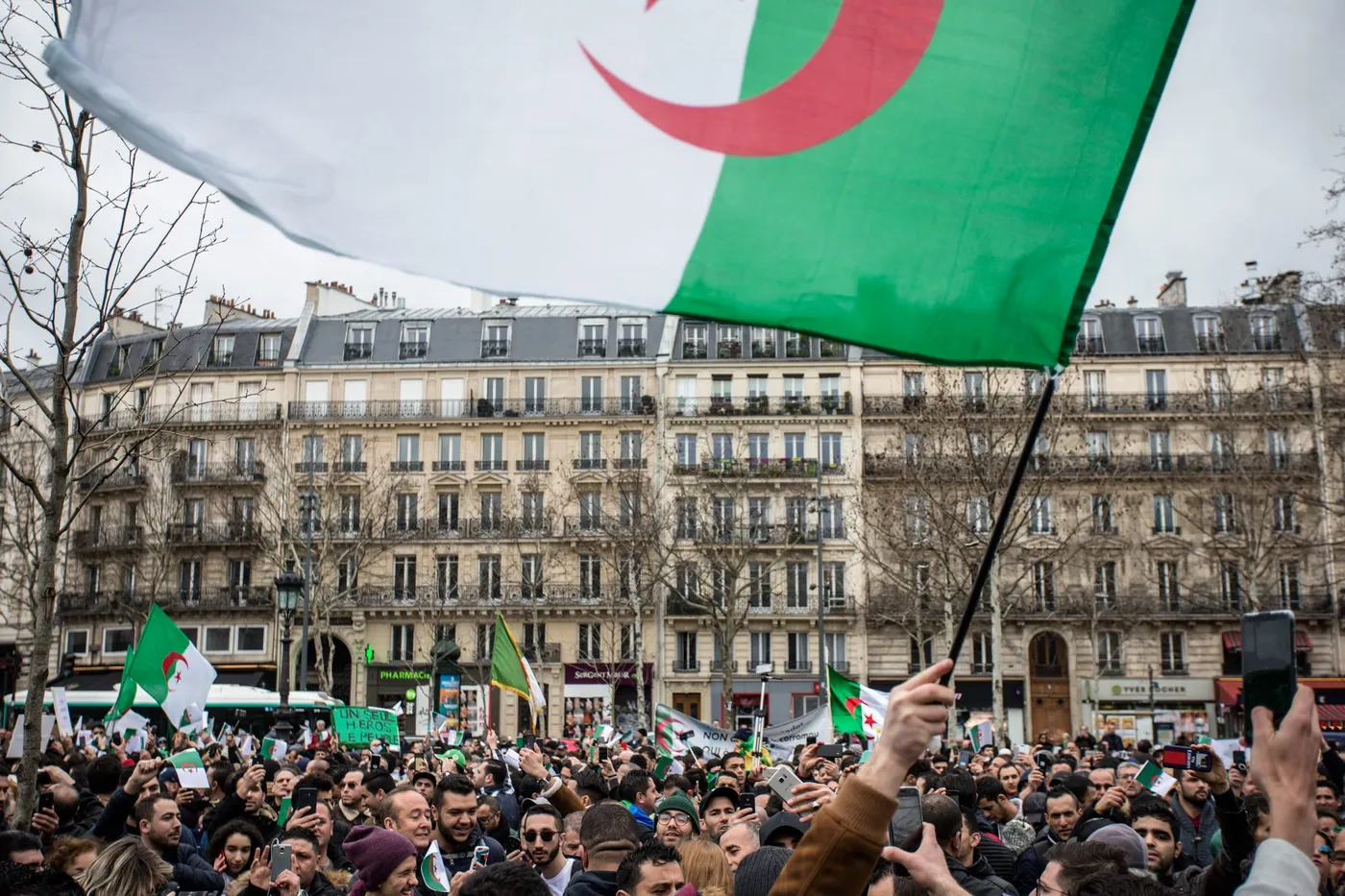 Offensive contre la diaspora algérienne en France : manipulation ou réalité préoccupante ?