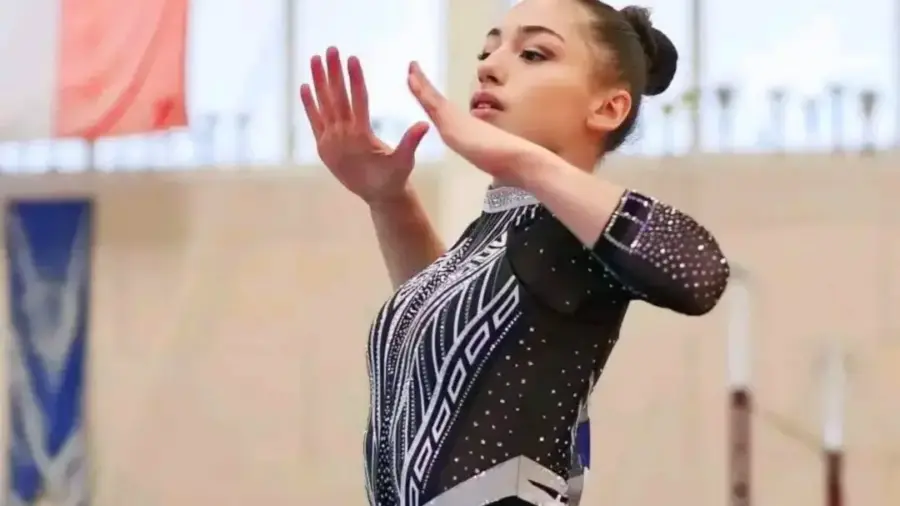 Kaylia Nemour en finale des barres asymétriques à Bakou : signe de méforme ou simple aléa ?