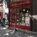 La librairie des Beaux-Arts fermée rue Didouche Mourad à Alger, après la saisie policière du livre Les identités rebelles de Fatma Oussedik, avril 2026