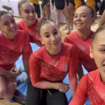 Kaylia Nemour et Djenna Laroui, gymnastes algériennes, sur le podium des Championnats d'Afrique de gymnastique 2026 à Yaoundé, Cameroun.