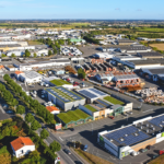 Zone industrielle publique algérienne gérée par DIVINDUS ZI à Sétif, au cœur d'un conflit social sur les primes et le transfert vers l'ANFI, avril 2026.