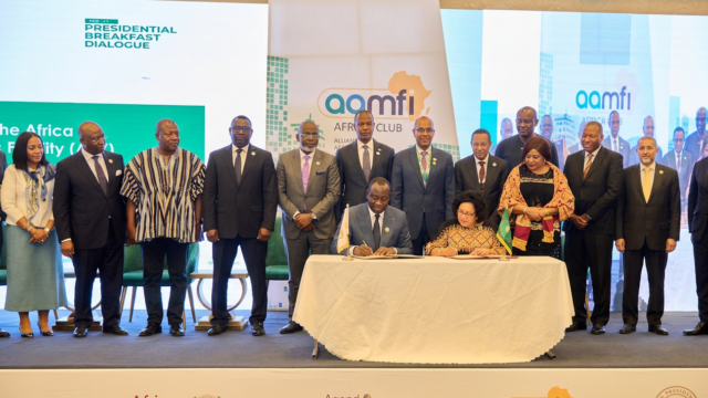 Fola Fagbule, Directeur adjoint de l'AFC, lors du Sommet Africa We Build 2026 à Nairobi, présentant la stratégie de mobilisation du capital africain pour le financement des infrastructures